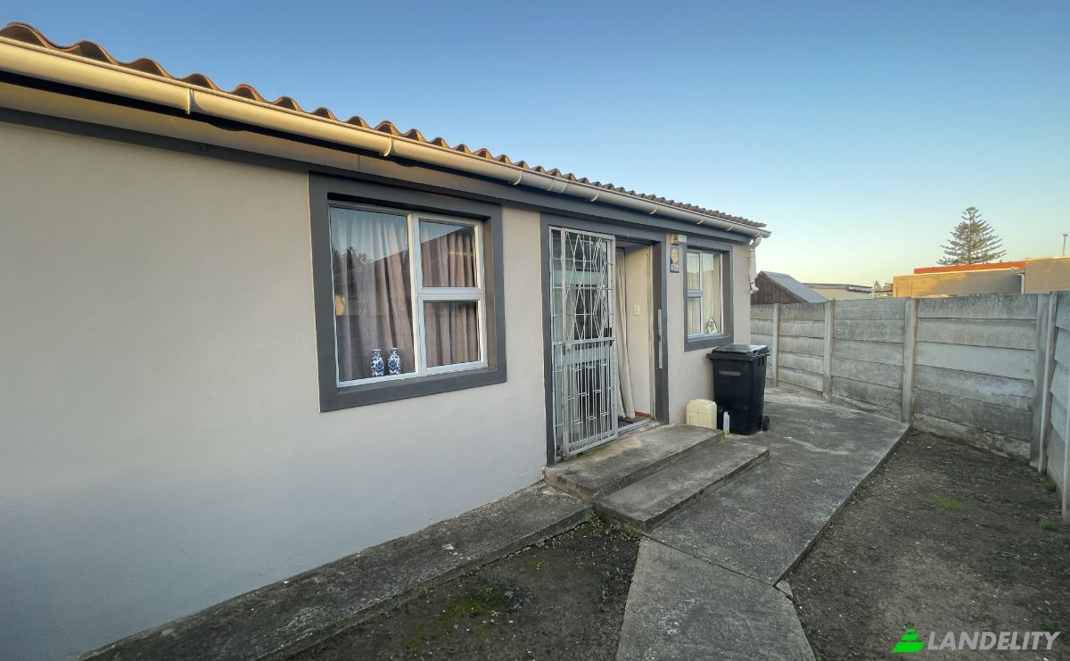 Single Family Home for Sale Main St, Heuwelkruin, Despatch, Nelson Mandela Bay Metropolitan Municipality, Eastern Cape, South Africa. Photo 1