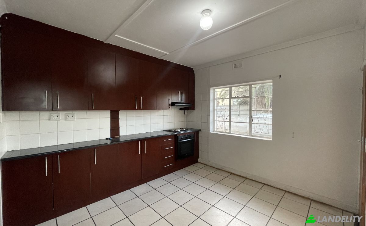 Single Family Home for Sale Main St, Heuwelkruin, Despatch, Nelson Mandela Bay Metropolitan Municipality, Eastern Cape, South Africa. Photo 5