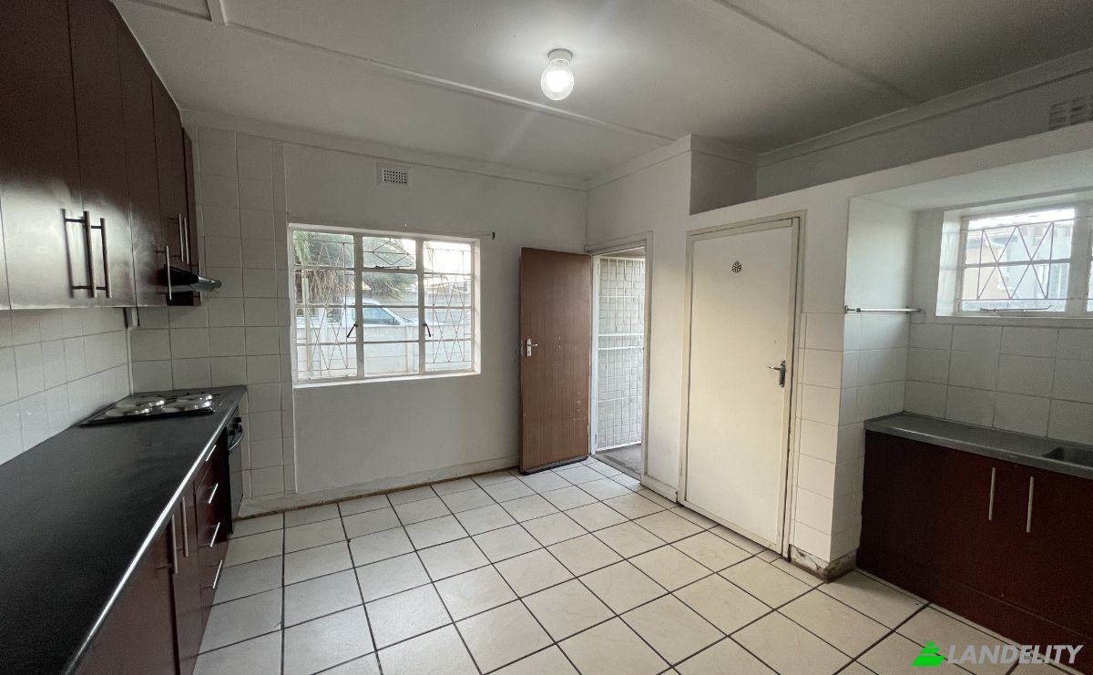 Single Family Home for Sale Main St, Heuwelkruin, Despatch, Nelson Mandela Bay Metropolitan Municipality, Eastern Cape, South Africa. Photo 6