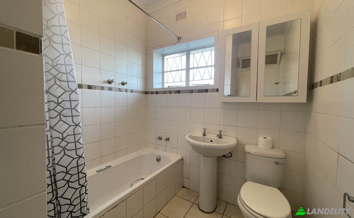 Single Family Home for Sale Main St, Heuwelkruin, Despatch, Nelson Mandela Bay Metropolitan Municipality, Eastern Cape, South Africa. Photo 7