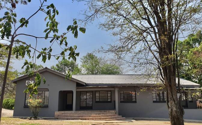 Dom jednorodzinny na sprzedaż Baobab Dr, Hwange. Zdjęcie#3