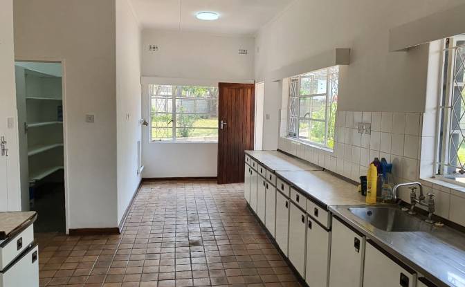 Dom jednorodzinny na sprzedaż Baobab Dr, Hwange. Zdjęcie#7