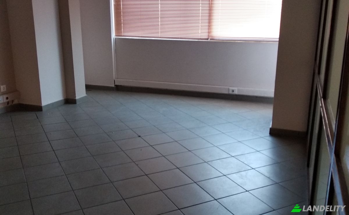 Apartment for Sale Piraeus, Attica, Decentralized Administration of Attica, Greece. Photo 11
