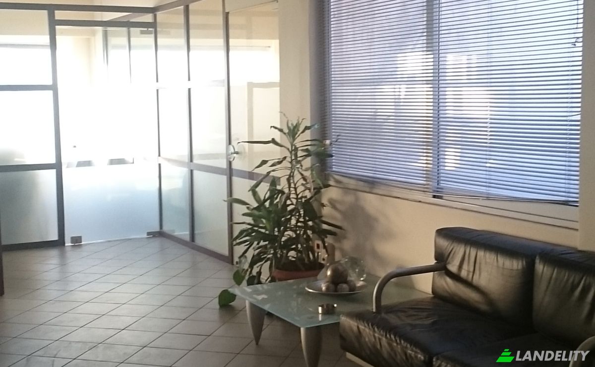 Apartment for Sale Piraeus, Attica, Decentralized Administration of Attica, Greece. Photo 4
