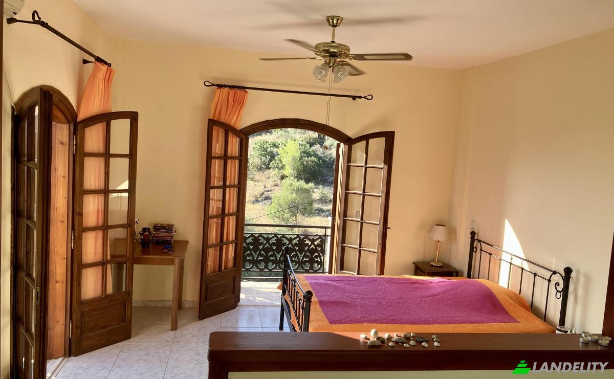 Single Family Home for Sale Delfi, Galaxidi, Central Greece, Decentralized Administration of Thessaly and Central Greece, Greece. Photo 6