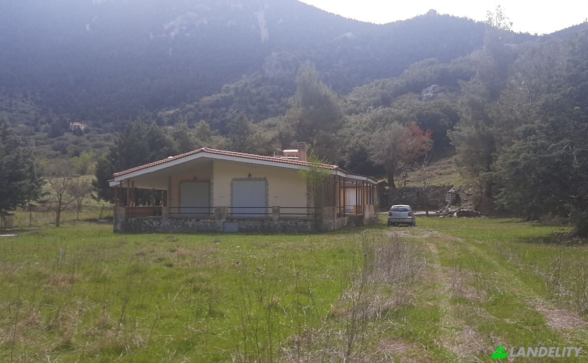 Single Family Home for Sale EO Livadias Amfissas, Zemeno Arachovas, Central Greece, Decentralized Administration of Thessaly and Central Greece, Greece. Photo 1