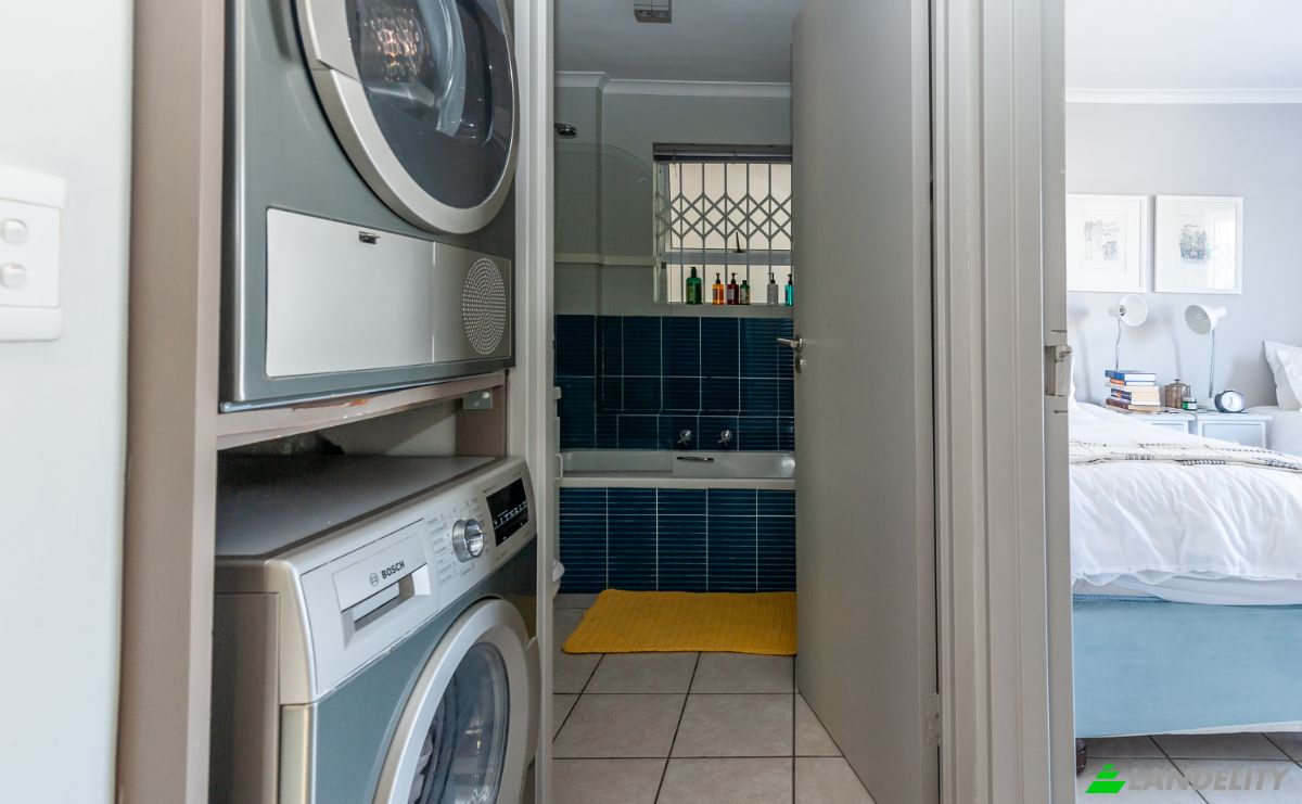 Apartment for Sale Vriende St, Oranjezicht, Cape Town, City of Cape Town Metropolitan Municipality, Western Cape, South Africa. Photo 10