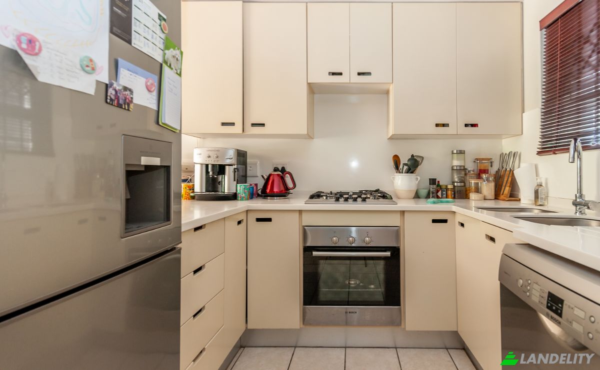 Apartment for Sale Vriende St, Oranjezicht, Cape Town, City of Cape Town Metropolitan Municipality, Western Cape, South Africa. Photo 16