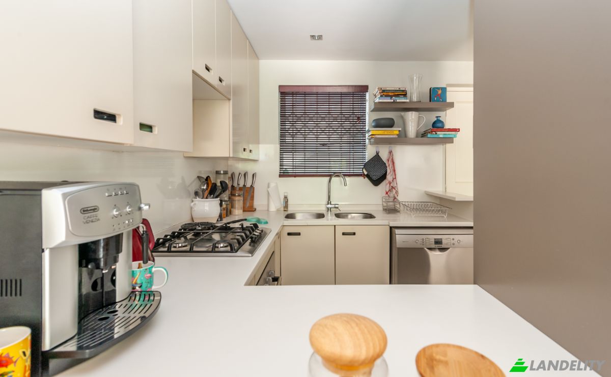 Apartment for Sale Vriende St, Oranjezicht, Cape Town, City of Cape Town Metropolitan Municipality, Western Cape, South Africa. Photo 17
