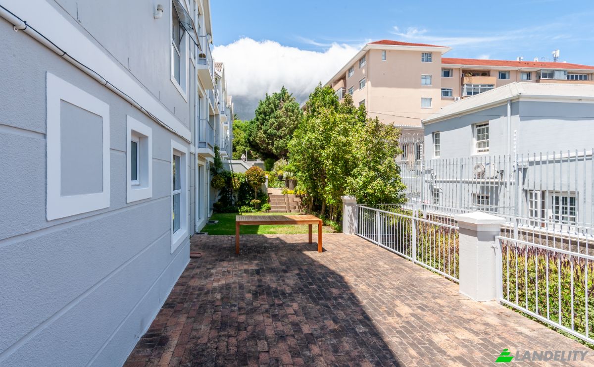 Apartment for Sale Vriende St, Oranjezicht, Cape Town, City of Cape Town Metropolitan Municipality, Western Cape, South Africa. Photo 19