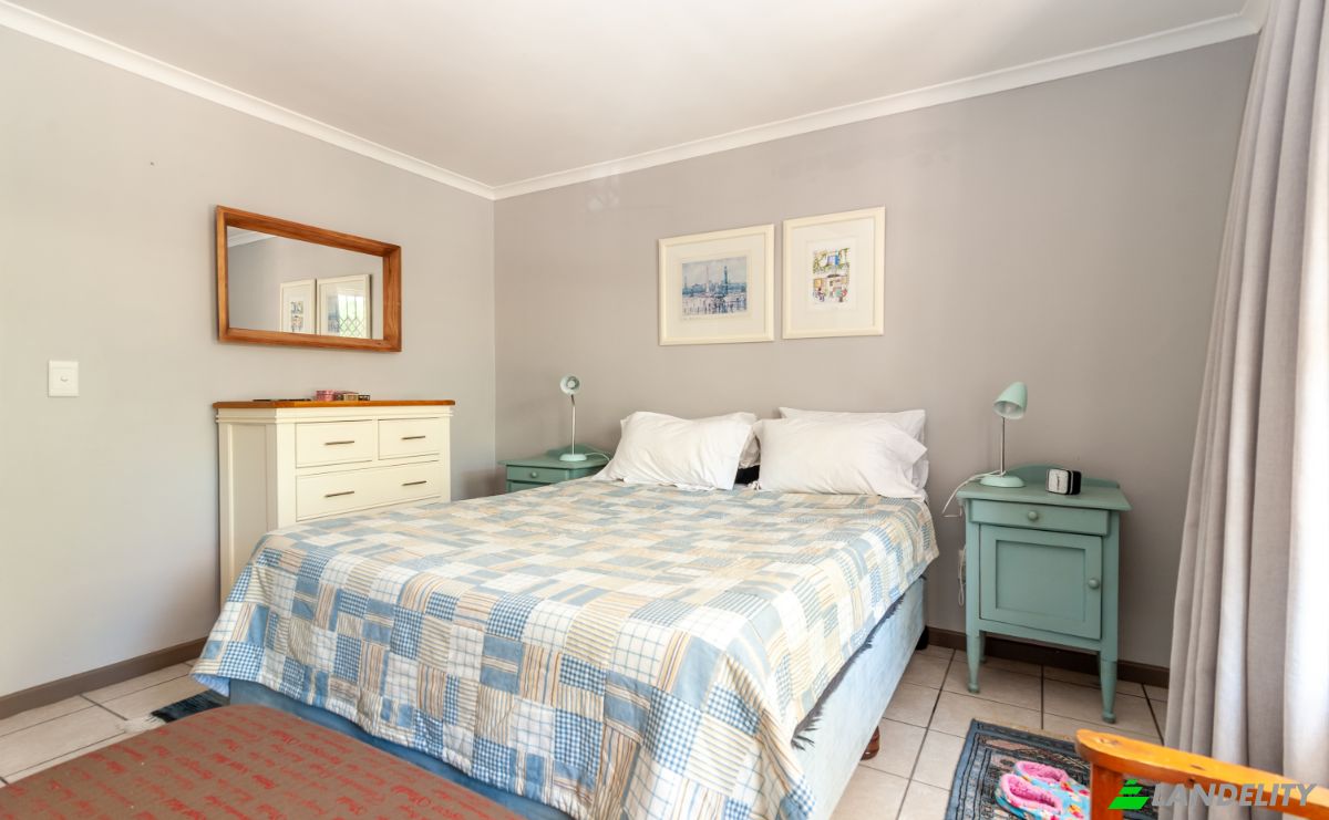 Apartment for Sale Vriende St, Oranjezicht, Cape Town, City of Cape Town Metropolitan Municipality, Western Cape, South Africa. Photo 6