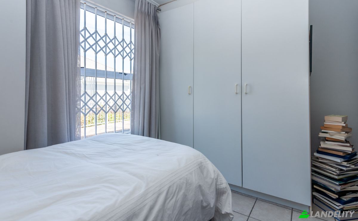 Apartment for Sale Vriende St, Oranjezicht, Cape Town, City of Cape Town Metropolitan Municipality, Western Cape, South Africa. Photo 9