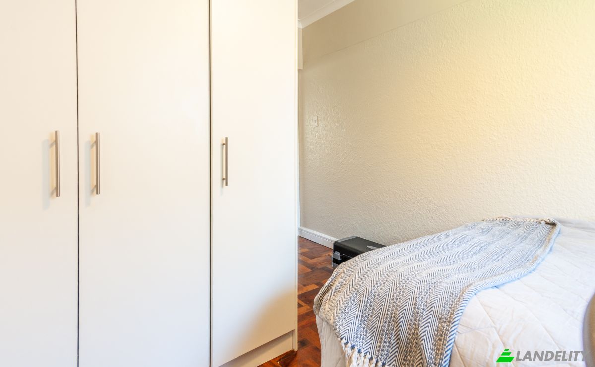 Apartment for Sale St James St, Vredehoek, Cape Town, City of Cape Town Metropolitan Municipality, Western Cape, South Africa. Photo 10