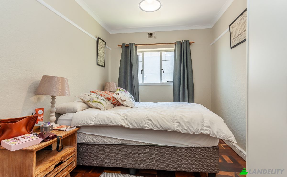 Apartment for Sale St James St, Vredehoek, Cape Town, City of Cape Town Metropolitan Municipality, Western Cape, South Africa. Photo 11