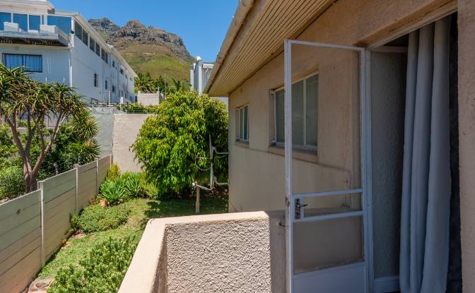 Apartment for Sale St James St, Vredehoek. Photo#3 Apartment for Sale St James St, Vredehoek. Photo#3