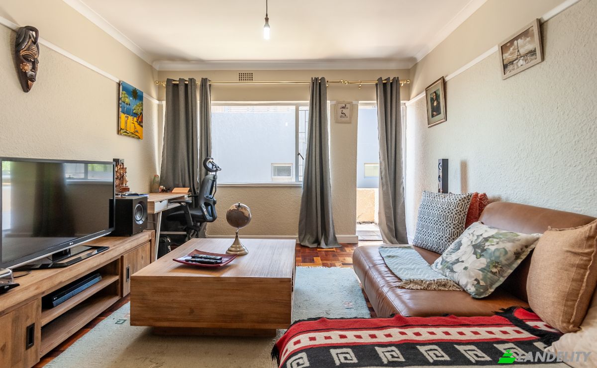 Apartment for Sale St James St, Vredehoek, Cape Town, City of Cape Town Metropolitan Municipality, Western Cape, South Africa. Photo 4