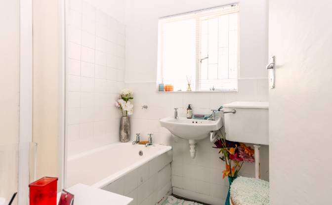 Apartment for Sale St James St, Vredehoek. Photo#8 Apartment for Sale St James St, Vredehoek. Photo#8