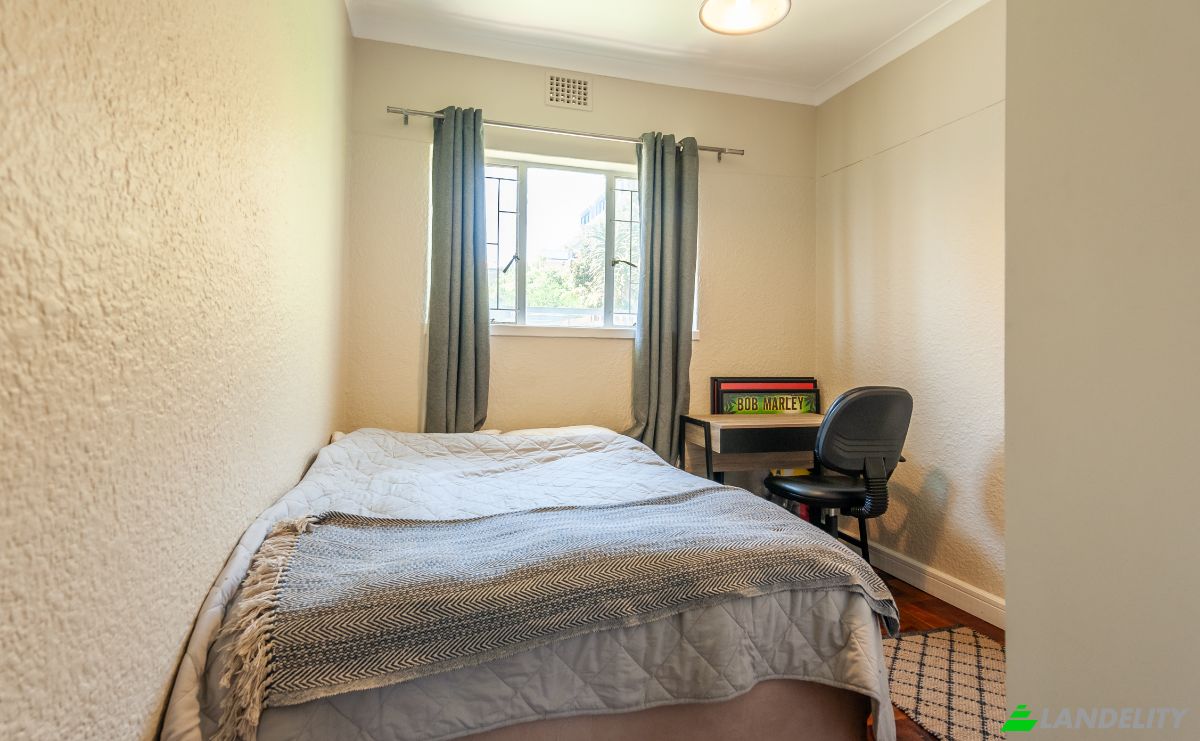 Apartment for Sale St James St, Vredehoek, Cape Town, City of Cape Town Metropolitan Municipality, Western Cape, South Africa. Photo 9