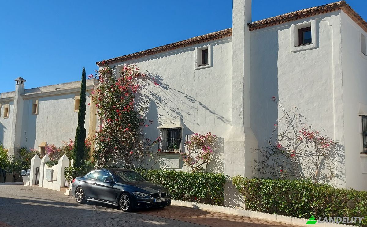 Single Family Home for Sale Zona Sup- Soto Resinera, Estepona, Malaga, Andalusia, Spain. Photo 3