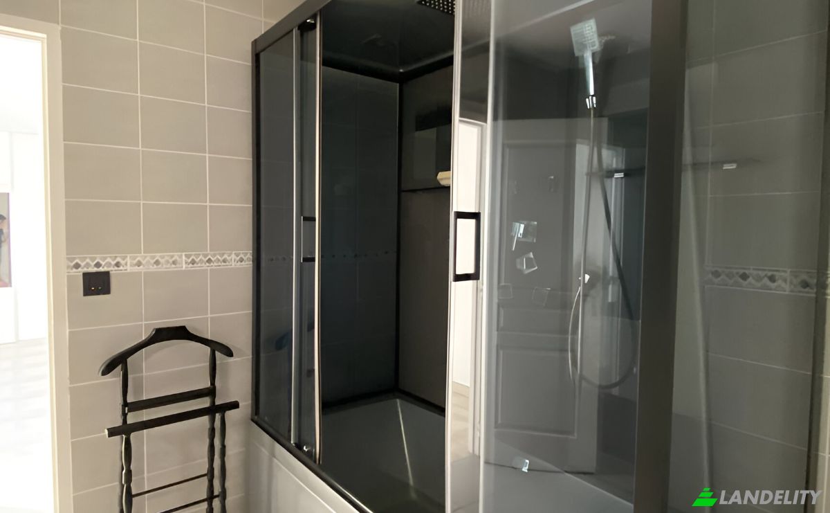 Single Family Home for Sale Quai Megisserie, 34700 Lodeve, Lodeve, Herault, Occitanie, France. Photo 8