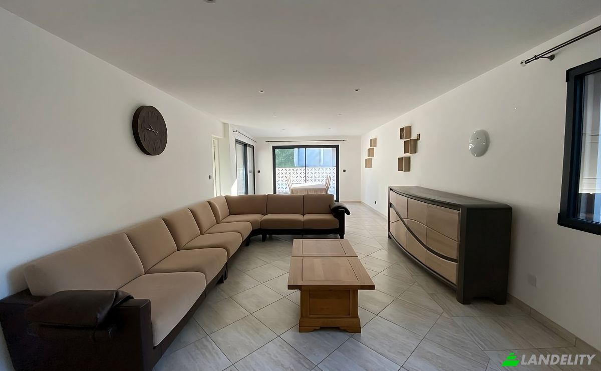 Single Family Home for Sale Quai Megisserie, 34700 Lodeve, Lodeve, Herault, Occitanie, France. Photo 1