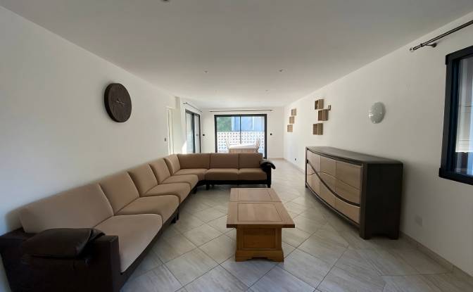 Single Family Home for Sale Quai Megisserie. Photo#1 Single Family Home for Sale Quai Megisserie. Photo#1