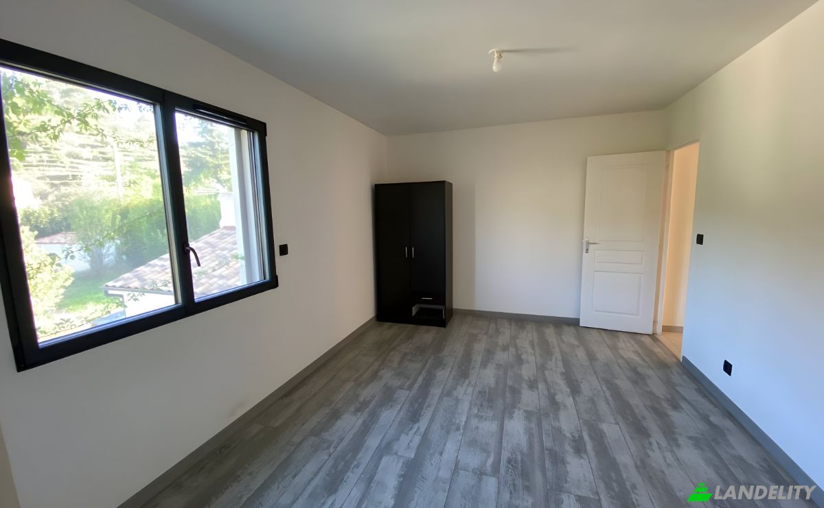 Single Family Home for Sale Quai Megisserie, 34700 Lodeve, Lodeve, Herault, Occitanie, France. Photo 3