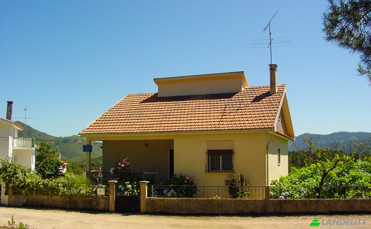 Eengezinswoning Te koop R dos Ferreiras, Cernache do Bonjardim, Serta, Castelo Branco District, Portugal. Foto 1