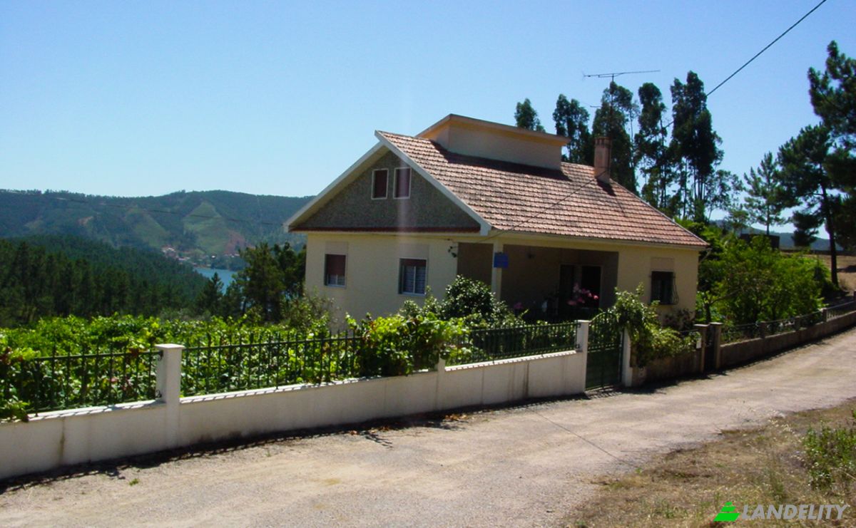 Eengezinswoning Te koop R dos Ferreiras, Cernache do Bonjardim, Serta, Castelo Branco District, Portugal. Foto 2