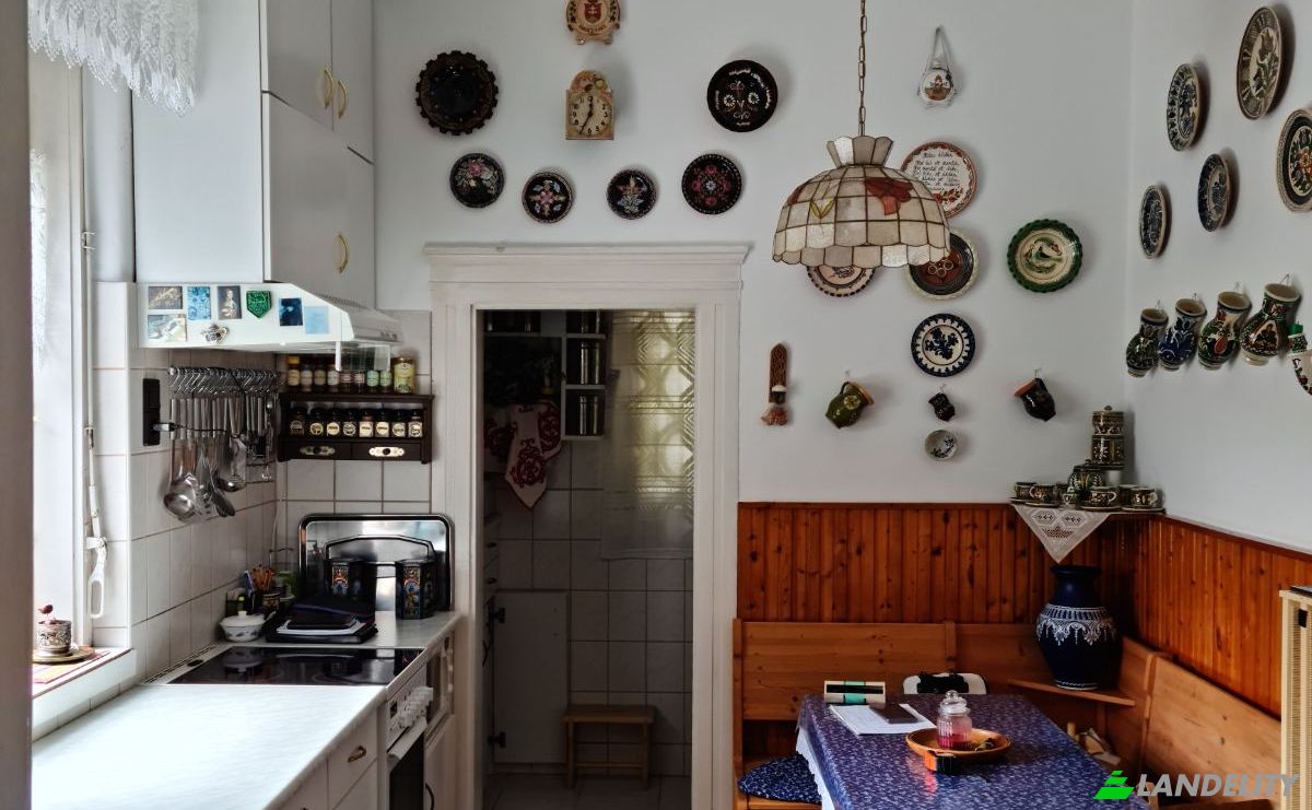 Single Family Home for Sale Budapest, Hungary, Dessewffy u. Photo 13