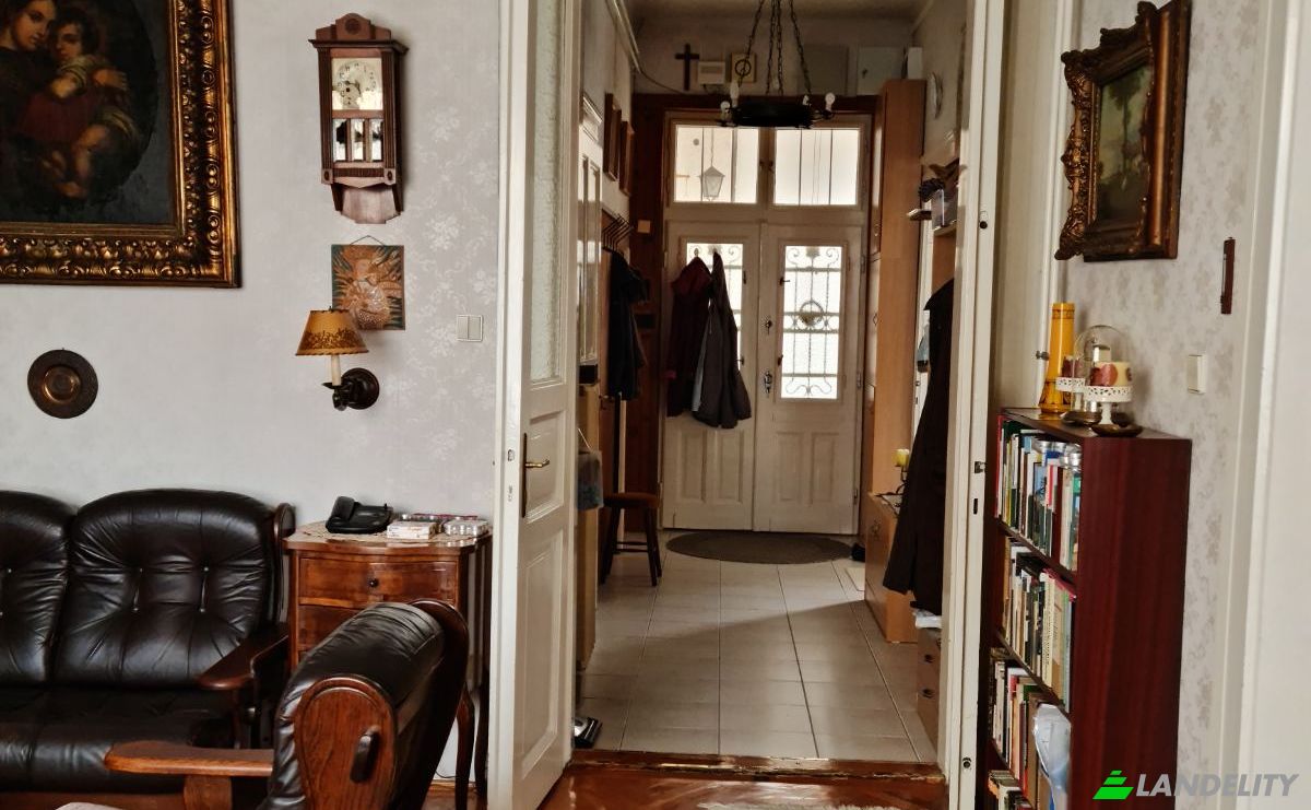 Single Family Home for Sale Budapest, Hungary, Dessewffy u. Photo 4