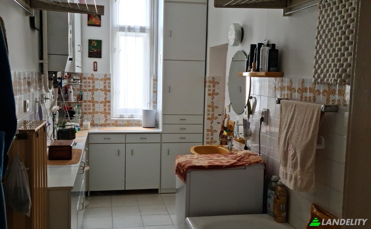 Single Family Home for Sale Budapest, Hungary, Dessewffy u. Photo 7