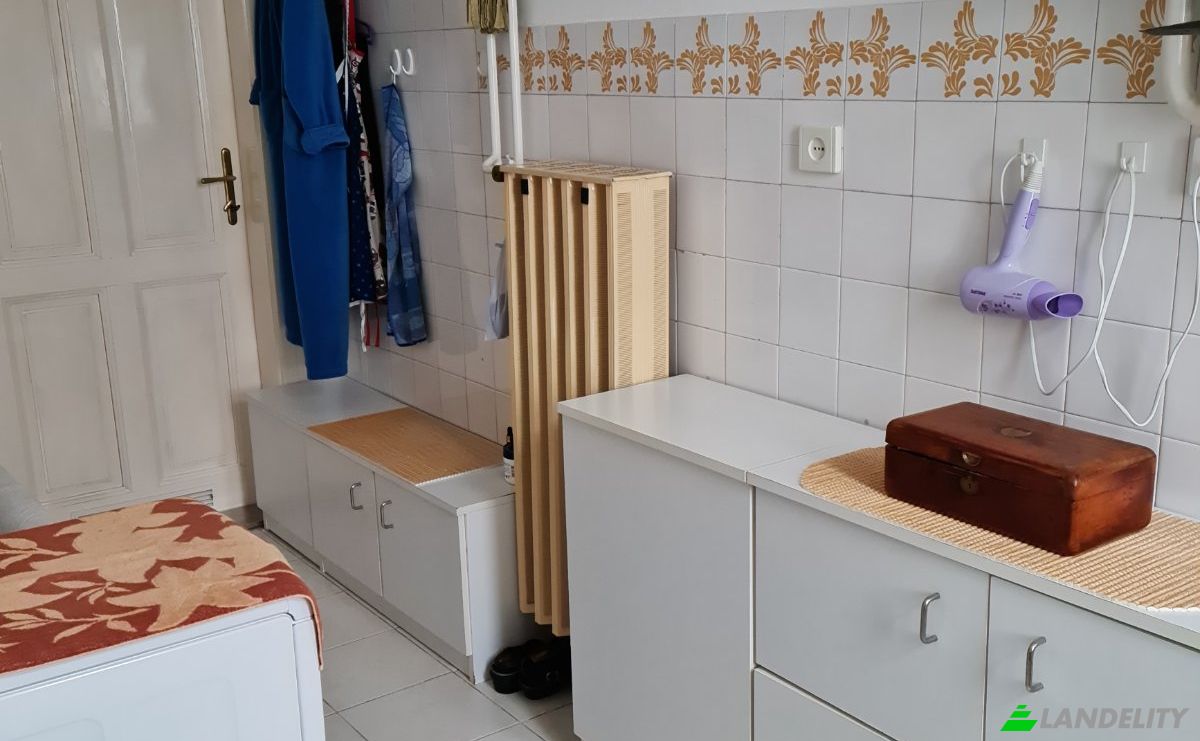 Single Family Home for Sale Budapest, Hungary, Dessewffy u. Photo 8