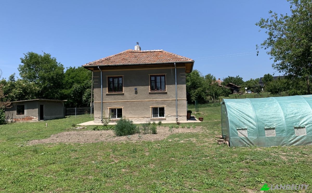 Eengezinswoning Te koop 3643 Kovachitsa, Kovachitsa, Lom, Montana Province, Bulgaria. Foto 4