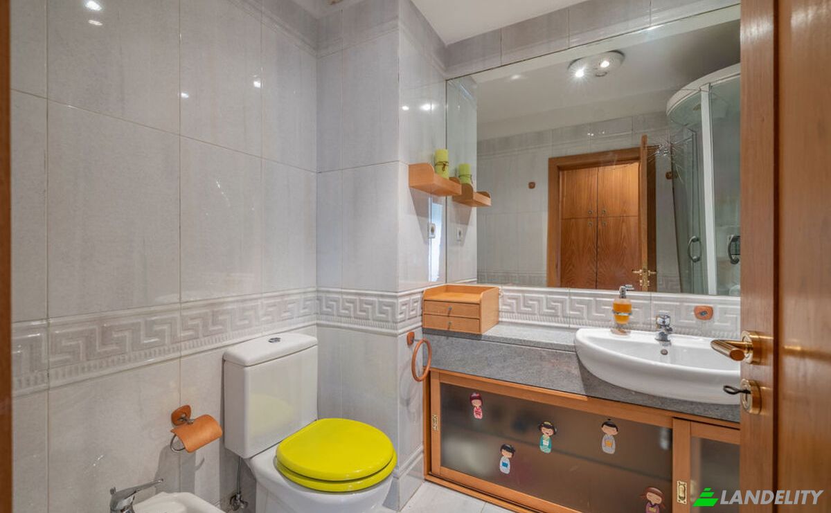 Apartment for Sale R Manuel Moreira Barros 621, 4400-346 Vila Nova de Gaia, Vila Nova de Gaia, Porto District, Portugal. Photo 7