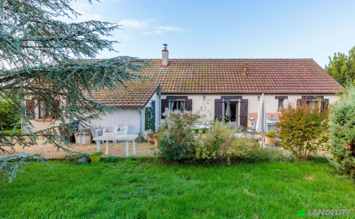 Single Family Home for Sale 8 La Chaume, 36150 Fontenay, Fontenay, Indre, Centre-Val de Loire, France. Photo 2