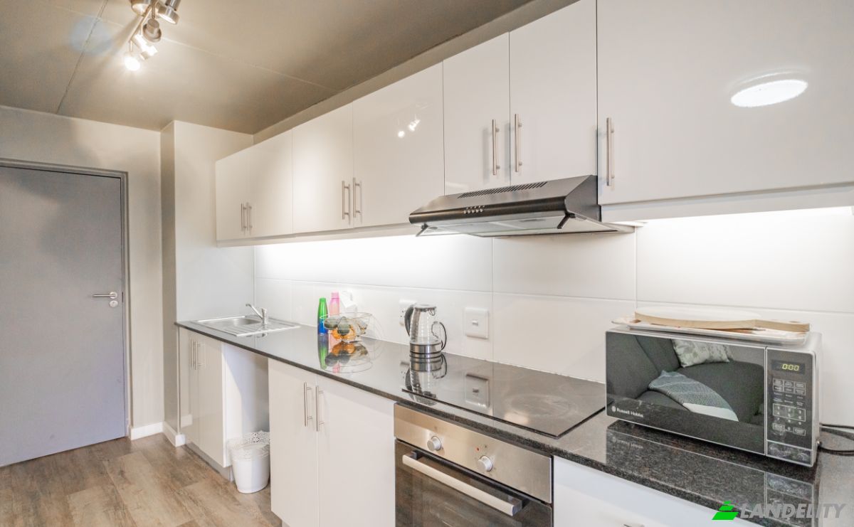 Apartment for Sale Howe St, Observatory, Cape Town, City of Cape Town Metropolitan Municipality, Western Cape, South Africa. Photo 1