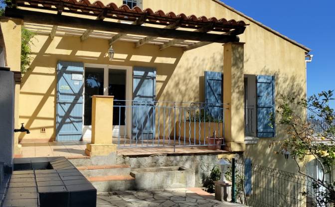 Villa for Sale - Ollioules, France