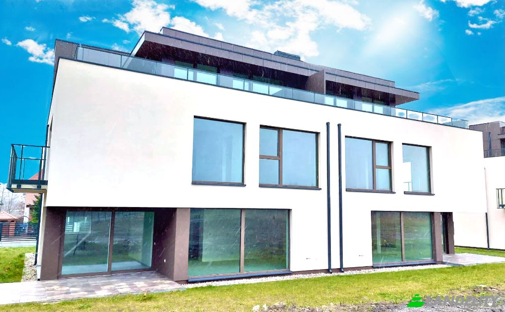 Single Family Home for Sale Jeziorki, Warszawa, Warsaw, Masovian Voivodeship, Poland. Photo 2