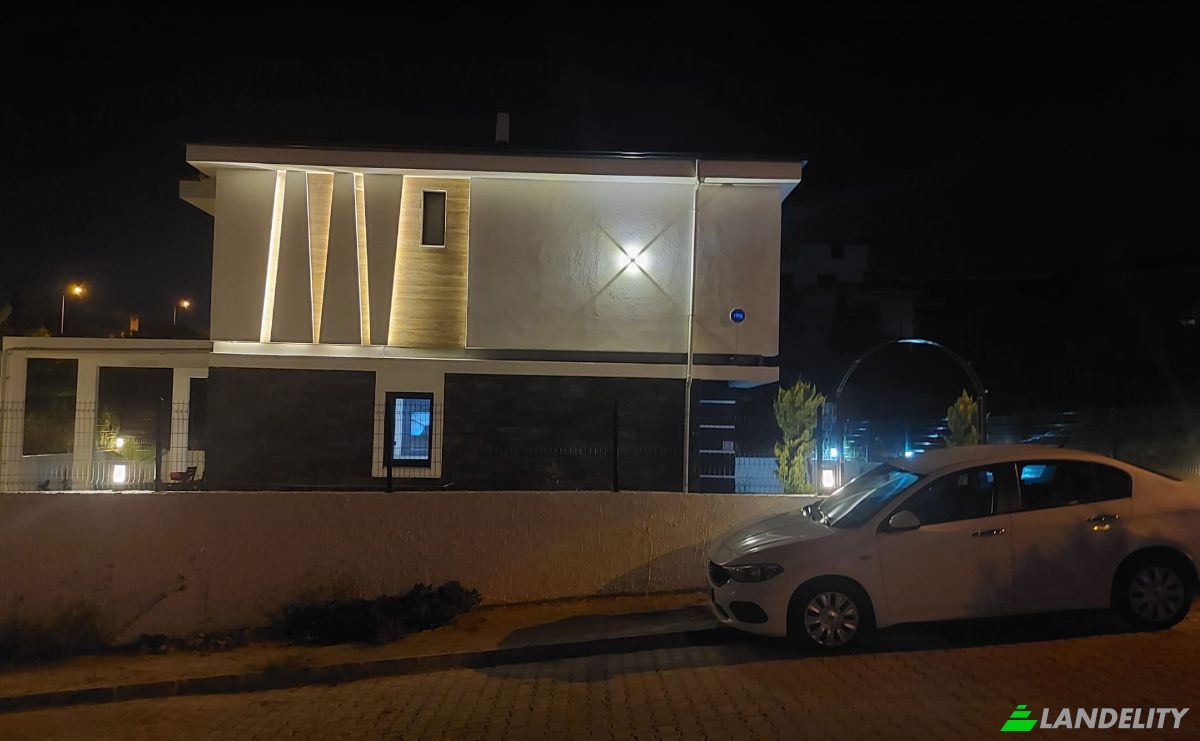 Villa for Sale Kadinlar Denizi, 546 Sk 3 38, 09400 Kusadasi Aydin, Kusadasi, Aydin, Turkiye. Photo 1