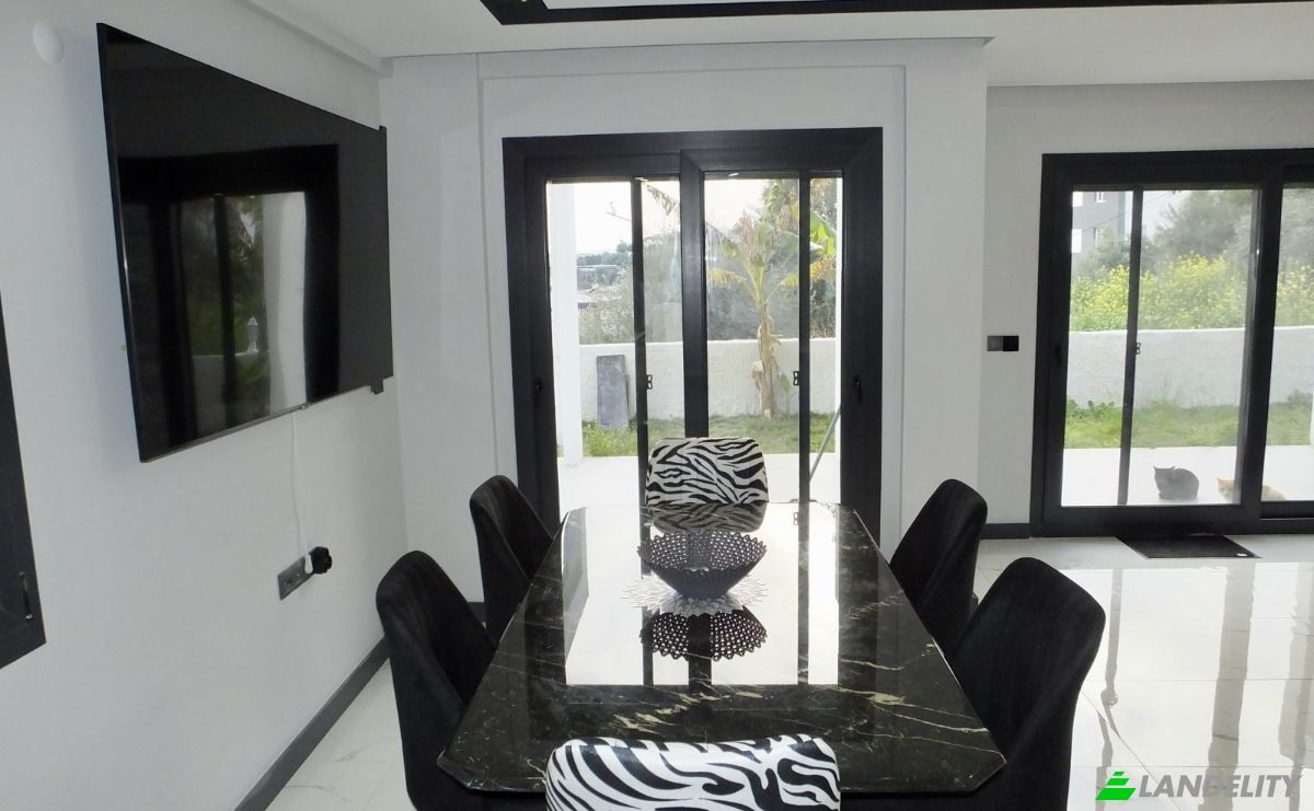 Villa for Sale Kadinlar Denizi, 546 Sk 3 38, 09400 Kusadasi Aydin, Kusadasi, Aydin, Turkiye. Photo 4