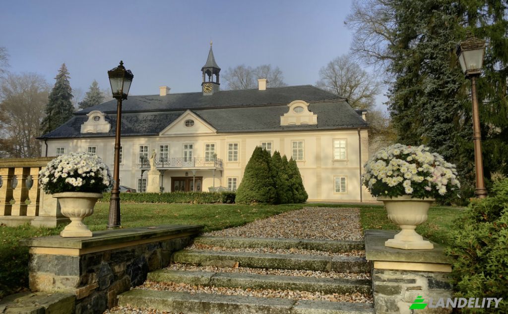 Single Family Home for Sale Neveklov, Benesov District, Central Bohemian Region, Czechia. Photo 2