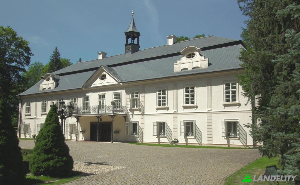 Single Family Home for Sale Neveklov, Benesov District, Central Bohemian Region, Czechia. Photo 3