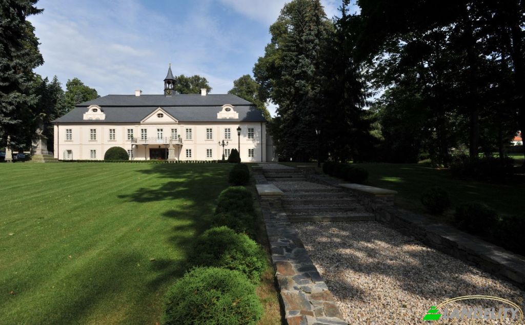 Single Family Home for Sale Neveklov, Benesov District, Central Bohemian Region, Czechia. Photo 6