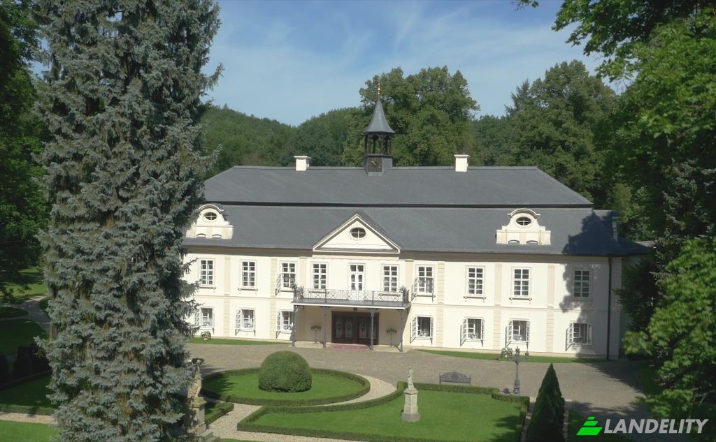 Single Family Home for Sale Neveklov, Benesov District, Central Bohemian Region, Czechia. Photo 7