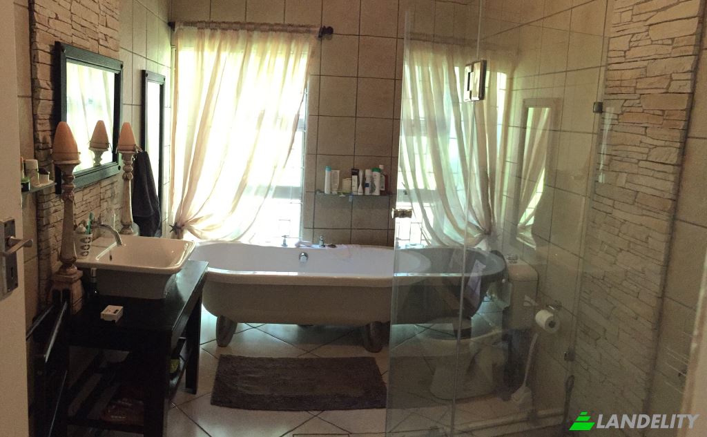 Single Family Home for Sale Ridge Rd, Bazley Beach, Ugu District Municipality, KwaZulu-Natal, South Africa. Photo 4