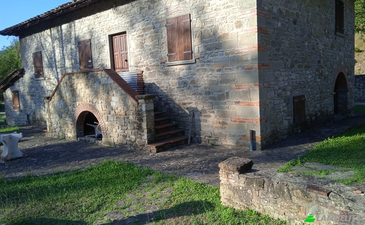 Single Family Home for Sale Localita Casa Piscini, 52010 Subbiano AR, Subbiano, Province of Arezzo, Tuscany, Italy. Photo 15