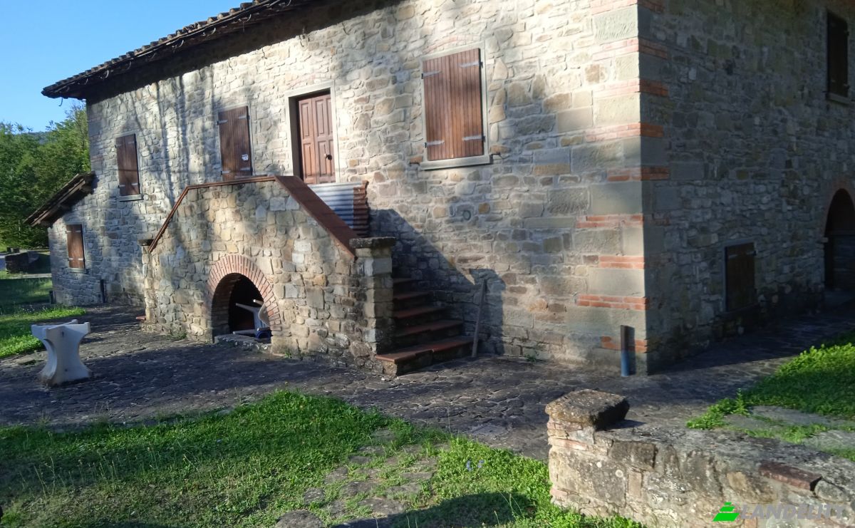 Single Family Home for Sale Localita Casa Piscini, 52010 Subbiano AR, Subbiano, Province of Arezzo, Tuscany, Italy. Photo 16
