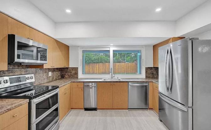Single Family Home for Sale Taylor St, Hollywood. Photo#3 Single Family Home for Sale Taylor St, Hollywood. Photo#3