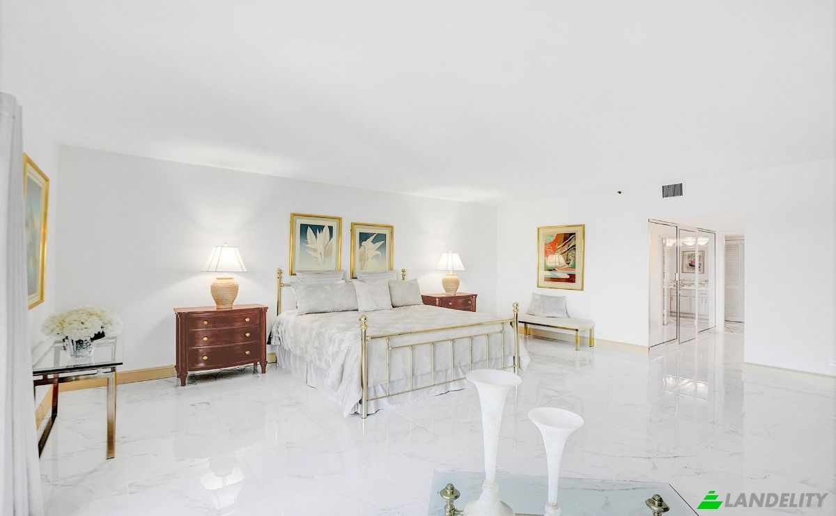 Apartment for Sale Collins Ave, Miami Beach, Miami-Dade County, Florida, United States, FL 33139, USA. Photo 9